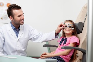 Дальнозоркость у детей - лечение очками
